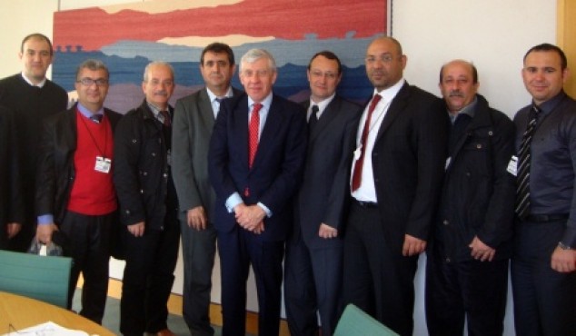 Sendikal Platforum uyeleri Jack Straw ile birlikte (2)