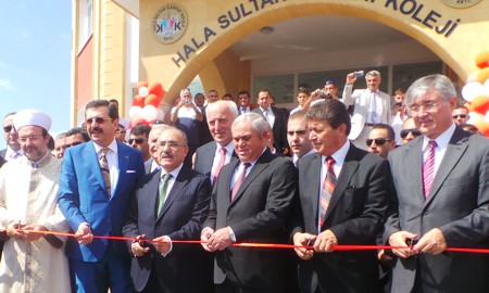 hala sultan